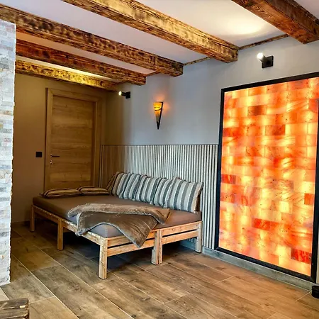 Eulium - Retreat Chalet *