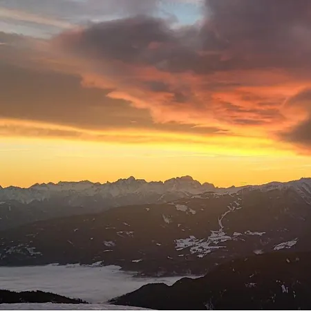 Eulium - Retreat Chalet